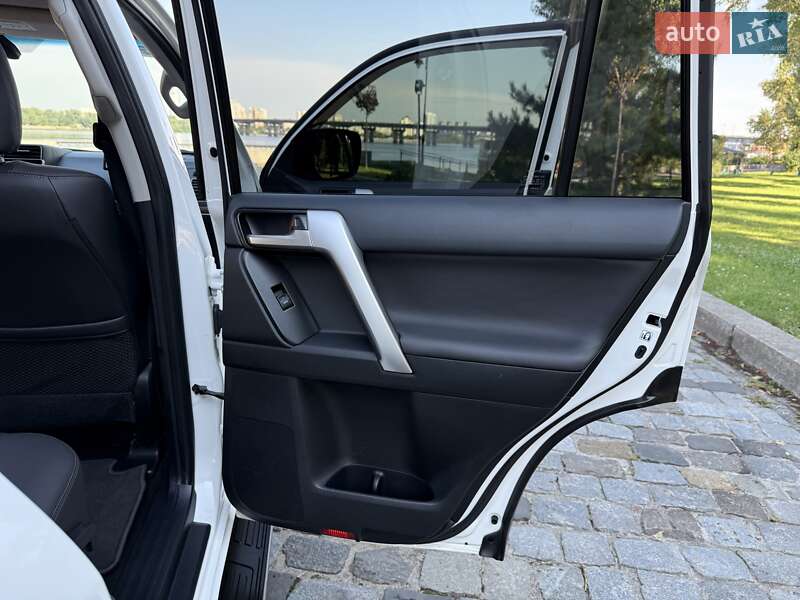 Внедорожник / Кроссовер Toyota Land Cruiser Prado 2021 в Киеве фото 111 Внедорожник / Кроссовер Toyota Land Cruiser Prado 2021 в Киеве