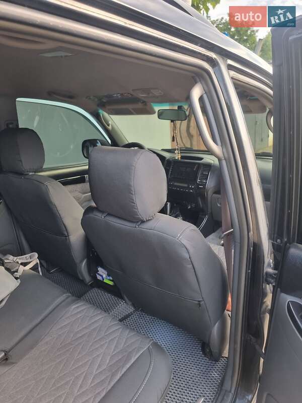 Внедорожник / Кроссовер Toyota Land Cruiser Prado 2004 в Черновцах