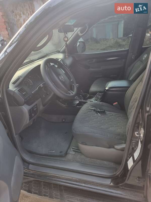 Внедорожник / Кроссовер Toyota Land Cruiser Prado 2004 в Черновцах