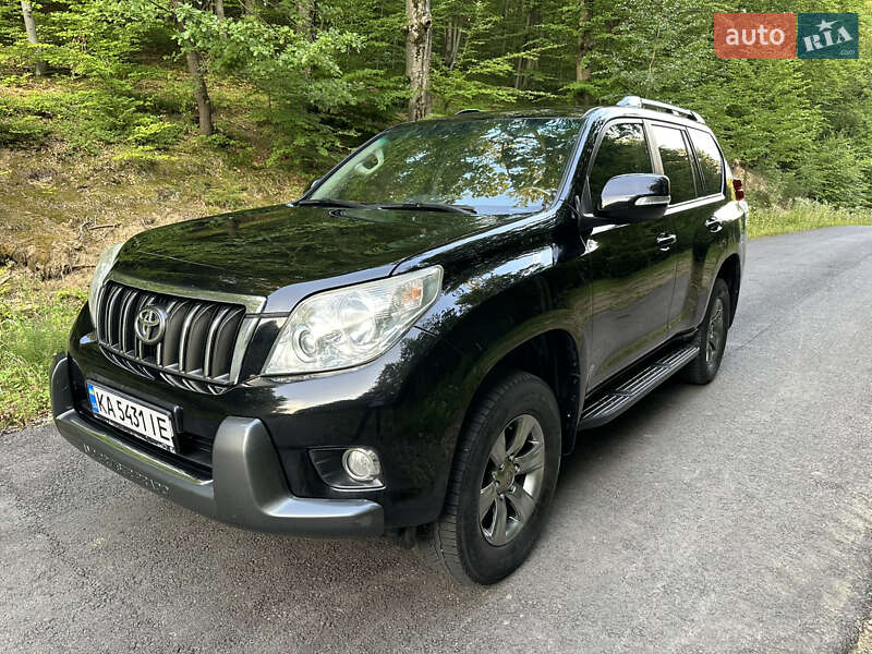 Позашляховик / Кросовер Toyota Land Cruiser Prado 2010 в Івано-Франківську
