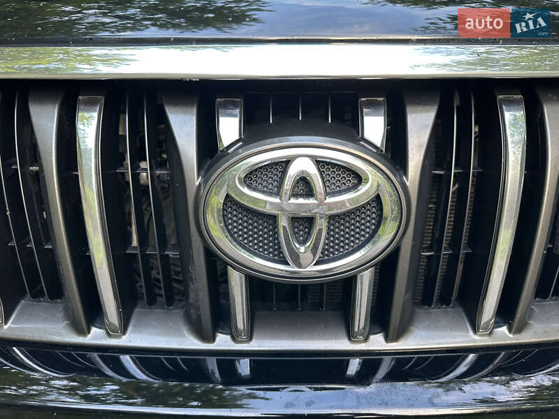 Позашляховик / Кросовер Toyota Land Cruiser Prado 2010 в Івано-Франківську