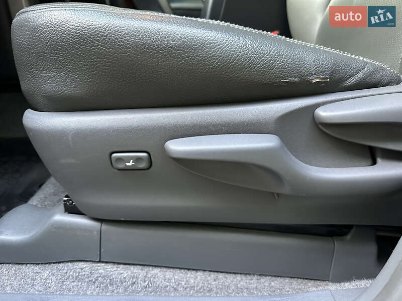 Позашляховик / Кросовер Toyota Land Cruiser Prado 2010 в Івано-Франківську