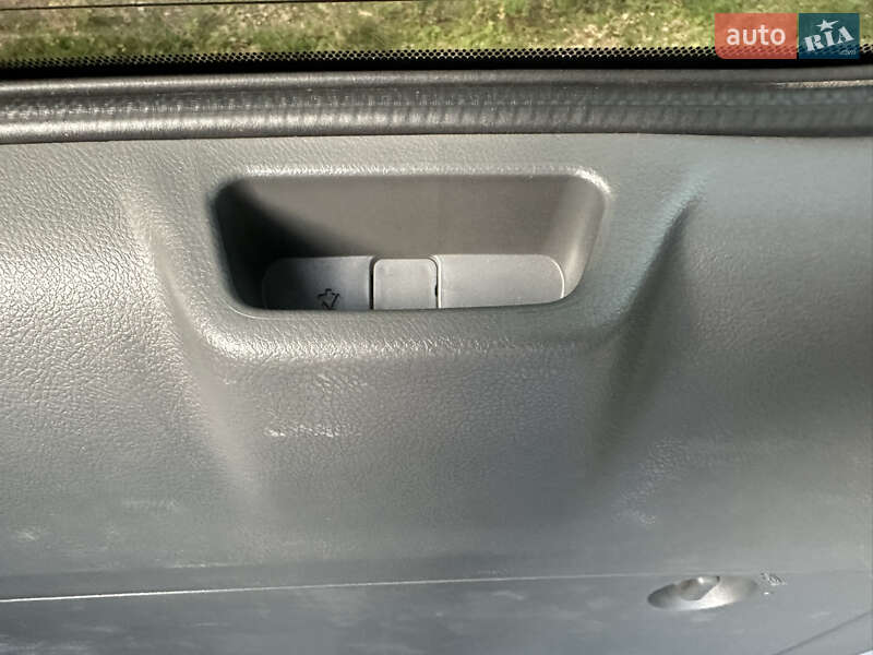 Позашляховик / Кросовер Toyota Land Cruiser Prado 2010 в Івано-Франківську