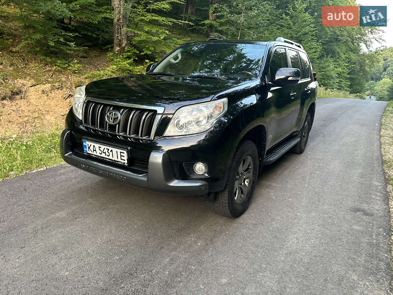 Позашляховик / Кросовер Toyota Land Cruiser Prado 2010 в Івано-Франківську
