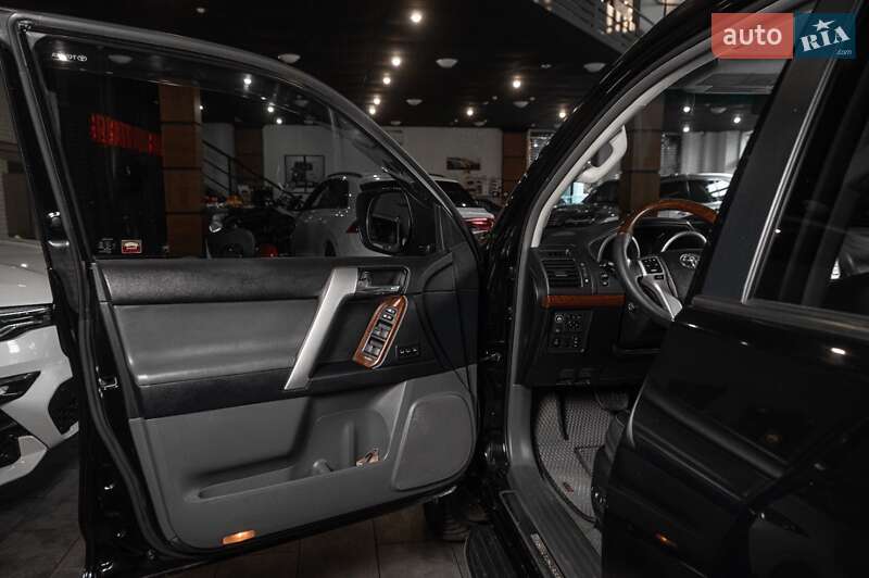 Внедорожник / Кроссовер Toyota Land Cruiser Prado 2010 в Одессе