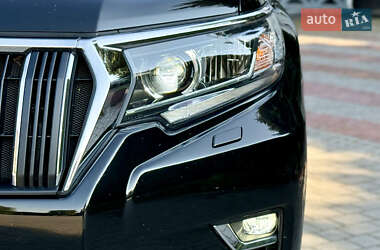Внедорожник / Кроссовер Toyota Land Cruiser Prado 2019 в 