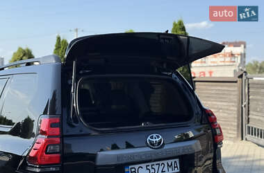 Внедорожник / Кроссовер Toyota Land Cruiser Prado 2019 в 
