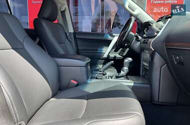 Внедорожник / Кроссовер Toyota Land Cruiser Prado 2022 в 