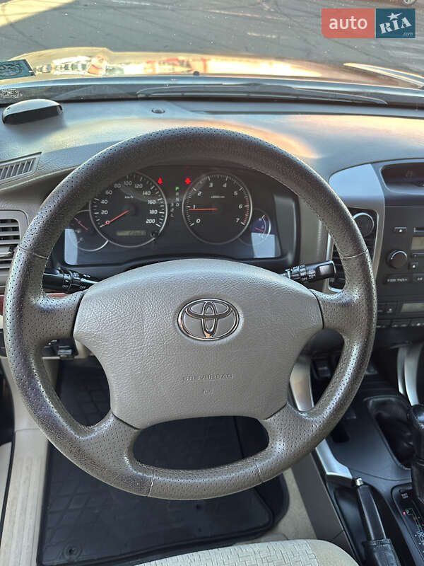 Позашляховик / Кросовер Toyota Land Cruiser Prado 2006 в Києві