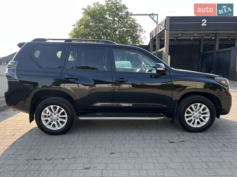 Внедорожник / Кроссовер Toyota Land Cruiser Prado 2017 в Львове