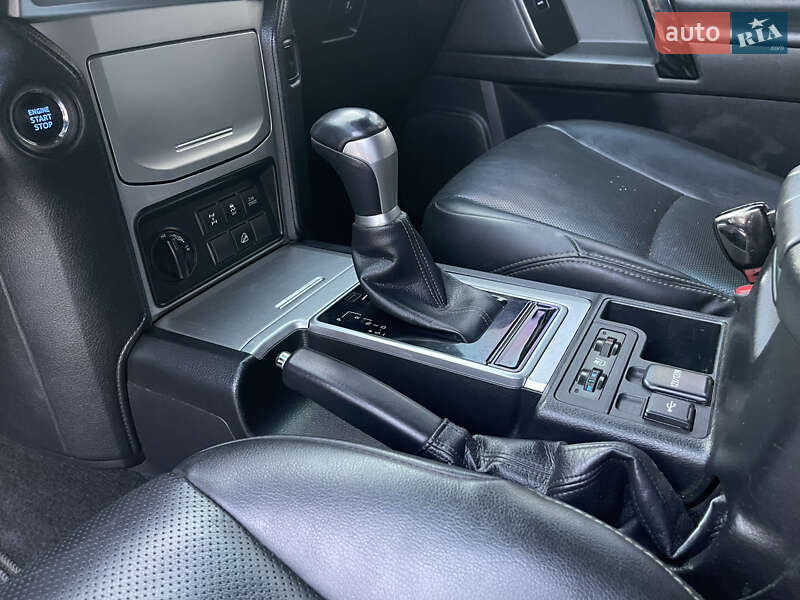 Внедорожник / Кроссовер Toyota Land Cruiser Prado 2020 в Днепре