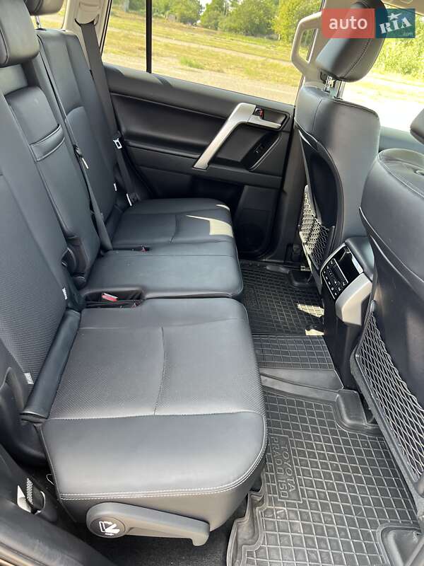 Внедорожник / Кроссовер Toyota Land Cruiser Prado 2022 в Полтаве фото 38 Внедорожник / Кроссовер Toyota Land Cruiser Prado 2022 в Полтаве