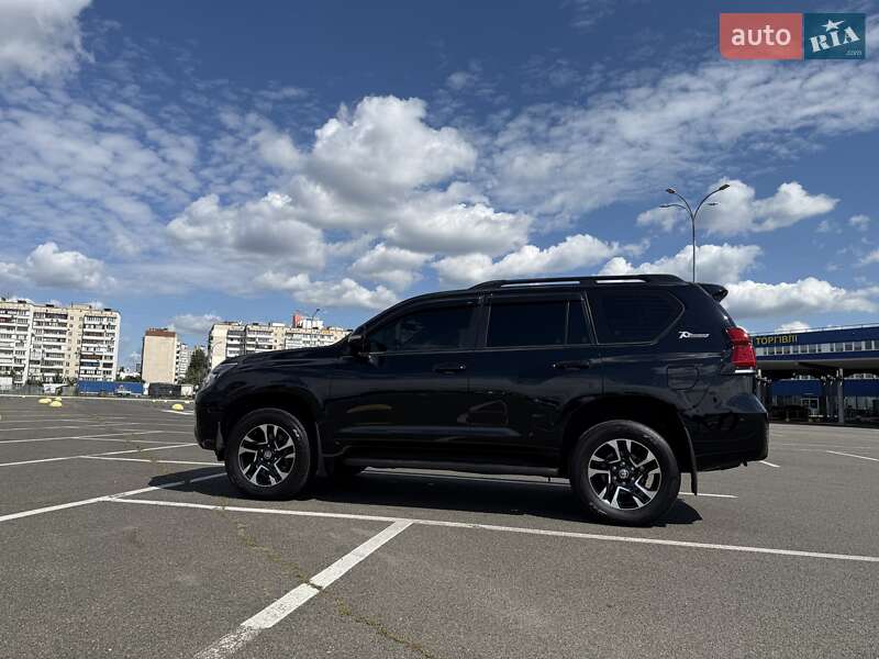 Внедорожник / Кроссовер Toyota Land Cruiser Prado 2021 в Киеве