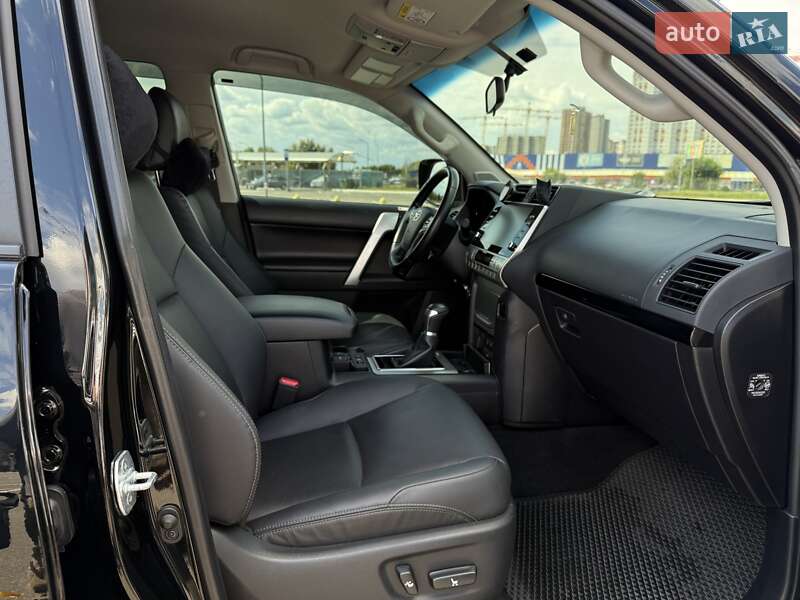 Внедорожник / Кроссовер Toyota Land Cruiser Prado 2021 в Киеве