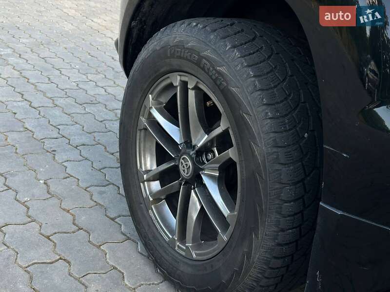 Внедорожник / Кроссовер Toyota Land Cruiser Prado 2006 в Стрые