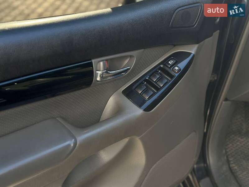 Внедорожник / Кроссовер Toyota Land Cruiser Prado 2006 в Стрые