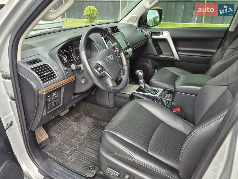 Внедорожник / Кроссовер Toyota Land Cruiser Prado 2020 в Томаковке фото 11 Внедорожник / Кроссовер Toyota Land Cruiser Prado 2020 в Томаковке
