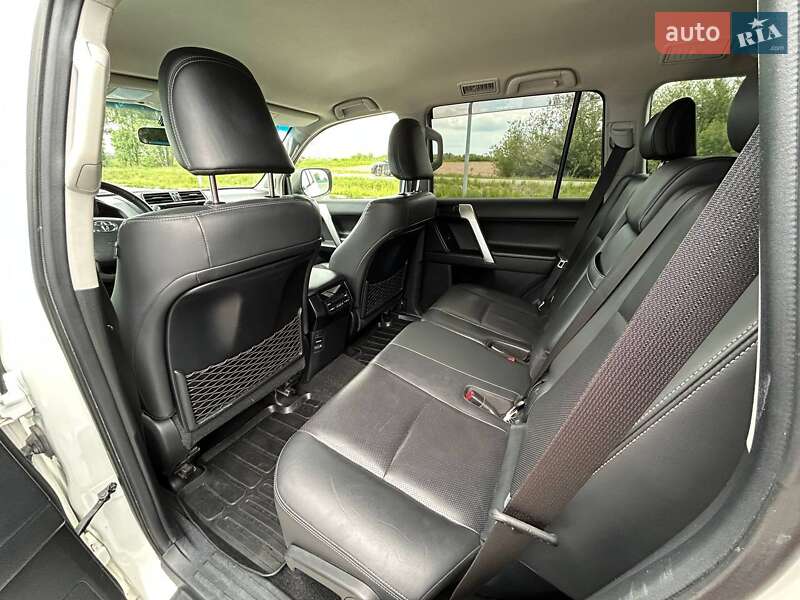 Внедорожник / Кроссовер Toyota Land Cruiser Prado 2018 в Киеве