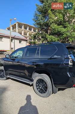 Внедорожник / Кроссовер Toyota Land Cruiser Prado 2021 в 