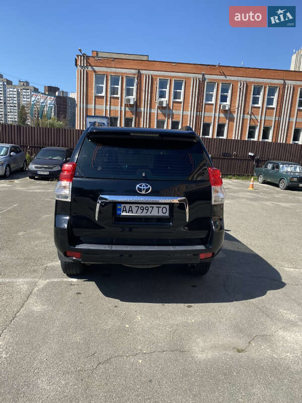 Внедорожник / Кроссовер Toyota Land Cruiser Prado 2010 в Киеве