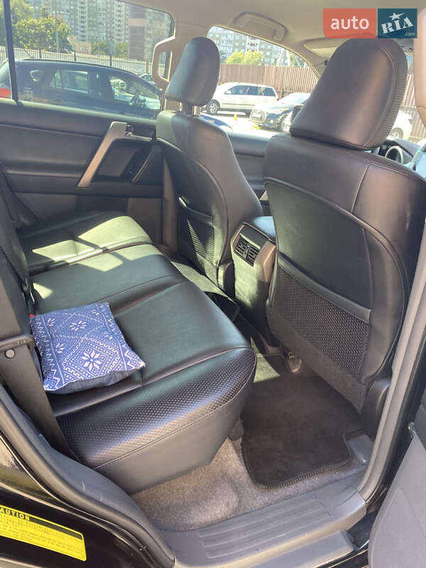 Внедорожник / Кроссовер Toyota Land Cruiser Prado 2010 в Киеве