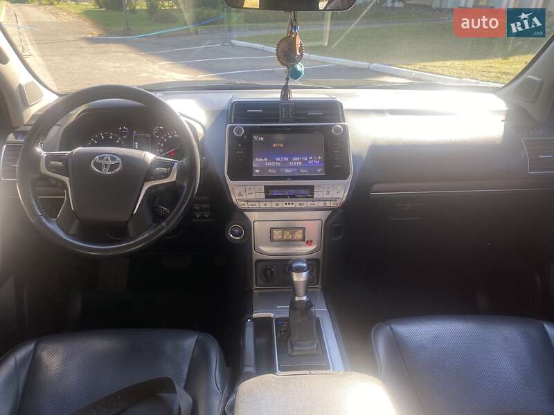 Внедорожник / Кроссовер Toyota Land Cruiser Prado 2019 в Киеве фото 16 Внедорожник / Кроссовер Toyota Land Cruiser Prado 2019 в Киеве