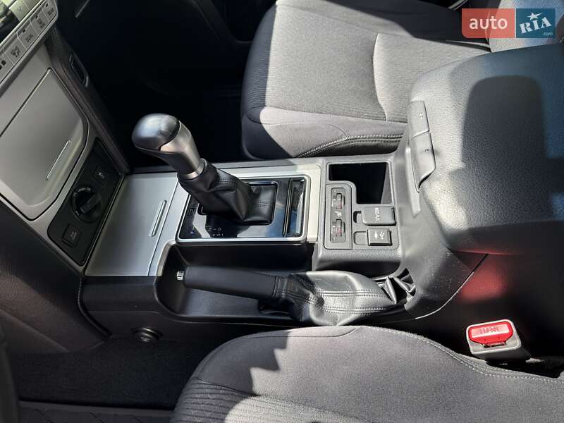 Внедорожник / Кроссовер Toyota Land Cruiser Prado 2017 в Киеве