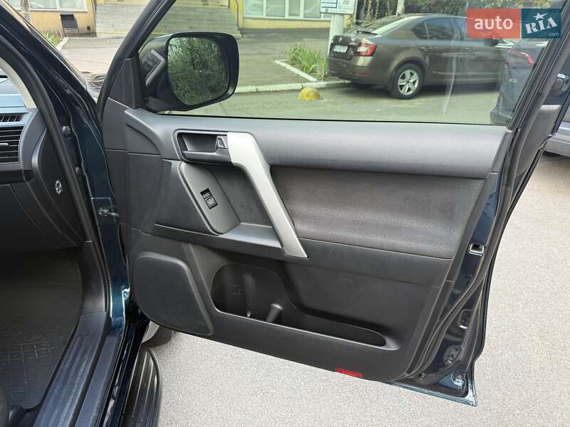 Внедорожник / Кроссовер Toyota Land Cruiser Prado 2017 в Киеве