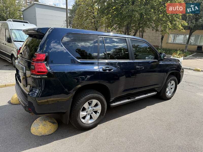 Внедорожник / Кроссовер Toyota Land Cruiser Prado 2017 в Киеве