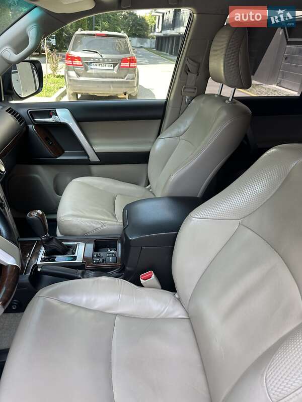 Внедорожник / Кроссовер Toyota Land Cruiser Prado 2010 в Ивано-Франковске