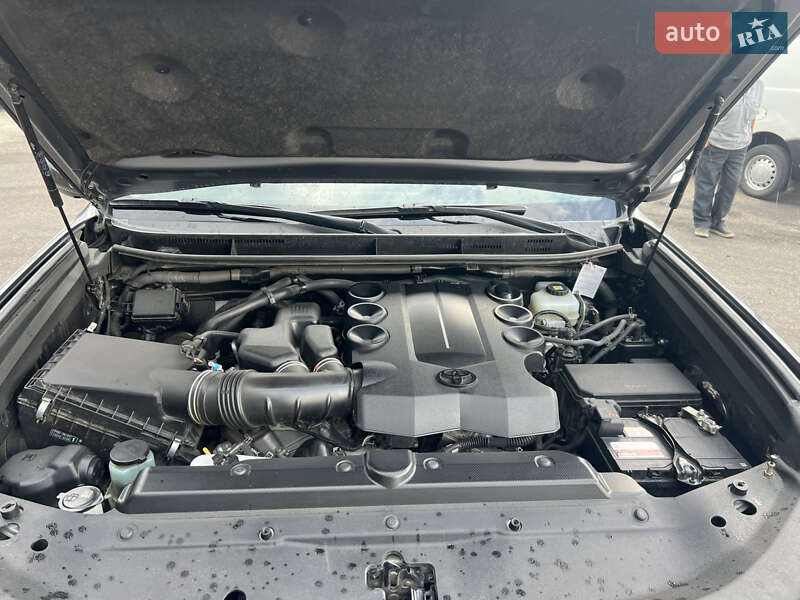 Внедорожник / Кроссовер Toyota Land Cruiser Prado 2020 в Броварах