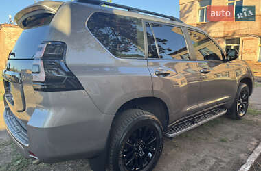 Внедорожник / Кроссовер Toyota Land Cruiser Prado 2022 в 