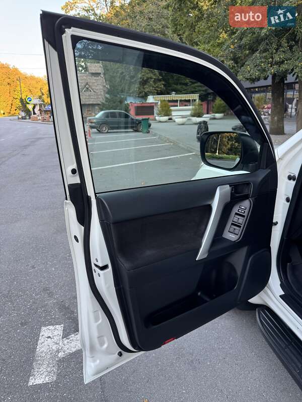 Внедорожник / Кроссовер Toyota Land Cruiser Prado 2019 в Виннице фото 12 Внедорожник / Кроссовер Toyota Land Cruiser Prado 2019 в Виннице