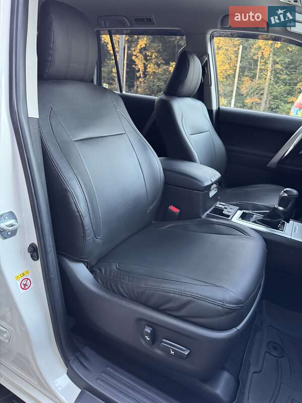 Внедорожник / Кроссовер Toyota Land Cruiser Prado 2019 в Виннице фото 49 Внедорожник / Кроссовер Toyota Land Cruiser Prado 2019 в Виннице