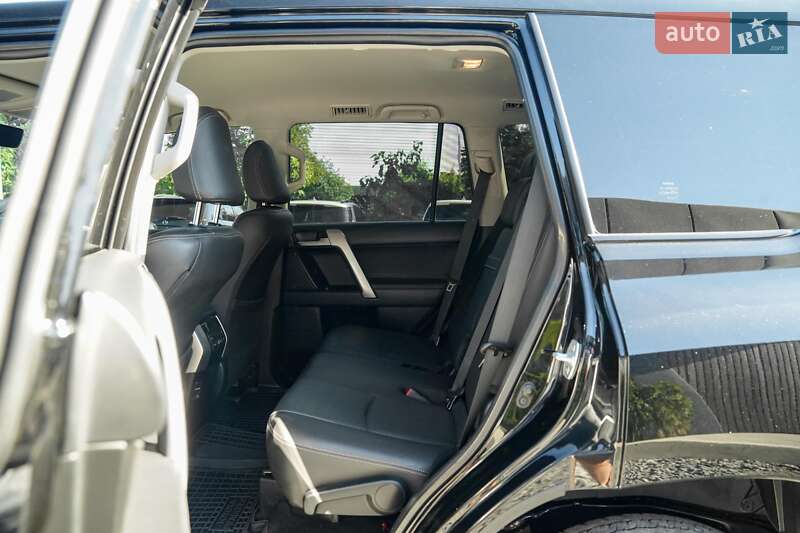 Внедорожник / Кроссовер Toyota Land Cruiser Prado 2020 в Черновцах