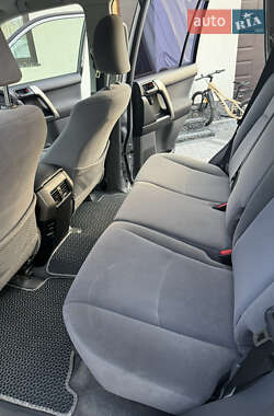 Внедорожник / Кроссовер Toyota Land Cruiser Prado 2012 в 