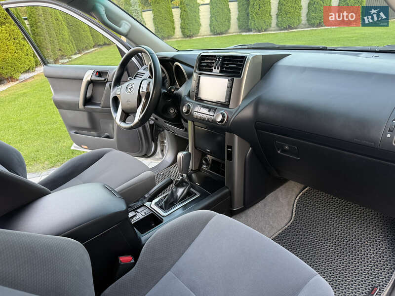 Внедорожник / Кроссовер Toyota Land Cruiser Prado 2012 в Ковеле