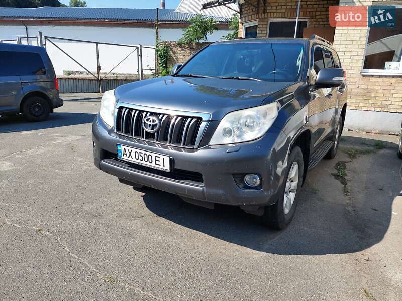 Toyota Land Cruiser Prado 2013