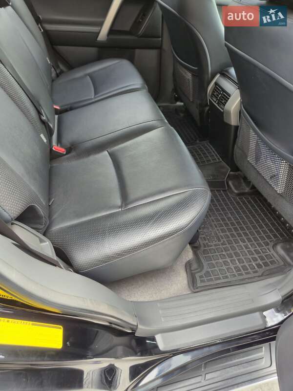 Внедорожник / Кроссовер Toyota Land Cruiser Prado 2012 в Днепре
