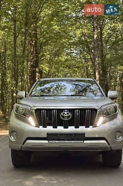 Внедорожник / Кроссовер Toyota Land Cruiser Prado 2017 в 