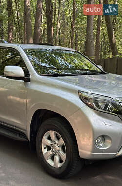 Внедорожник / Кроссовер Toyota Land Cruiser Prado 2017 в 