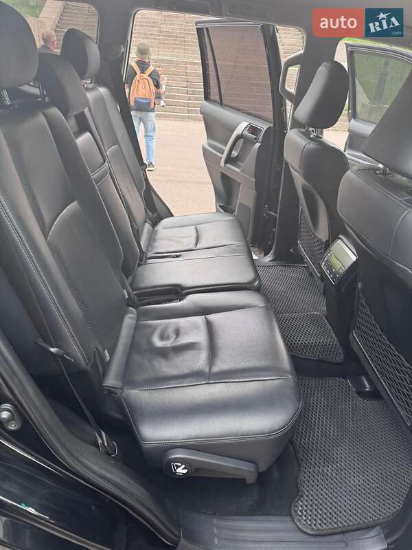 Внедорожник / Кроссовер Toyota Land Cruiser Prado 2017 в Николаеве