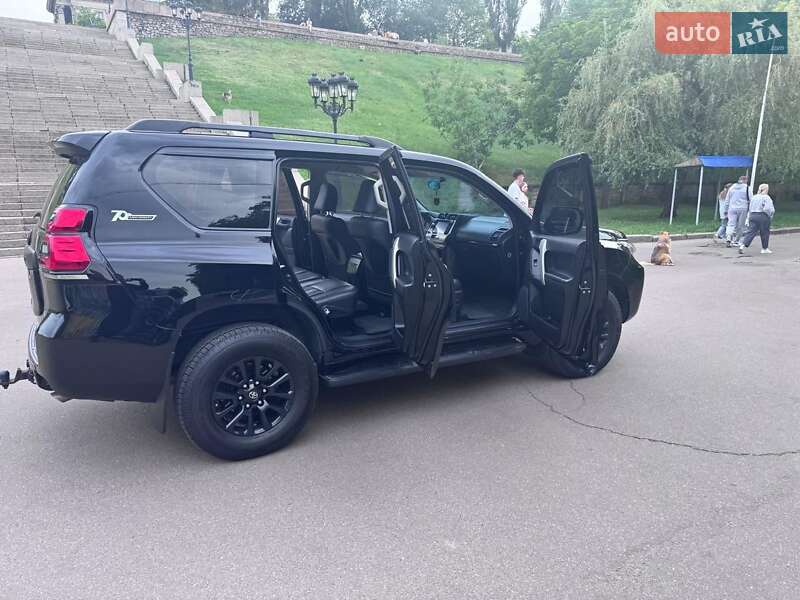 Внедорожник / Кроссовер Toyota Land Cruiser Prado 2017 в Николаеве