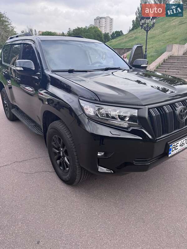 Внедорожник / Кроссовер Toyota Land Cruiser Prado 2017 в Николаеве