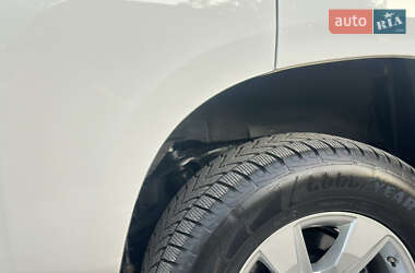 Позашляховик / Кросовер Toyota Land Cruiser Prado 2019 в 