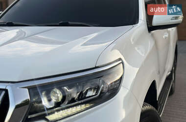 Позашляховик / Кросовер Toyota Land Cruiser Prado 2019 в 