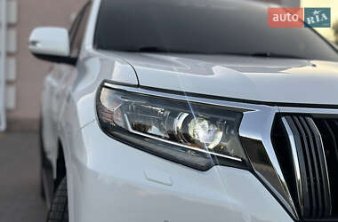 Позашляховик / Кросовер Toyota Land Cruiser Prado 2019 в 