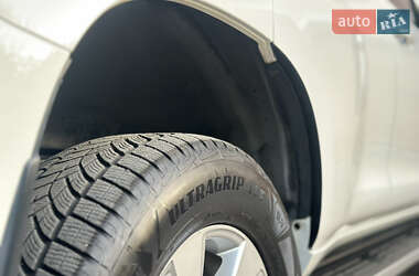 Позашляховик / Кросовер Toyota Land Cruiser Prado 2019 в 