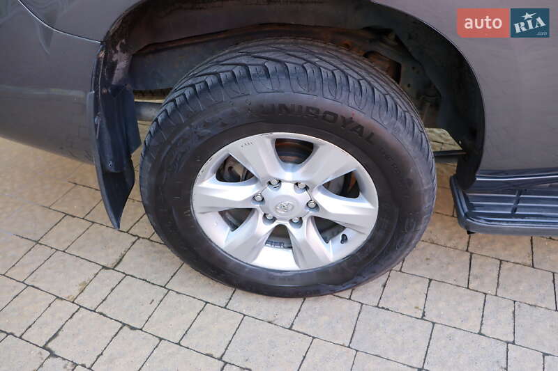Внедорожник / Кроссовер Toyota Land Cruiser Prado 2013 в Львове