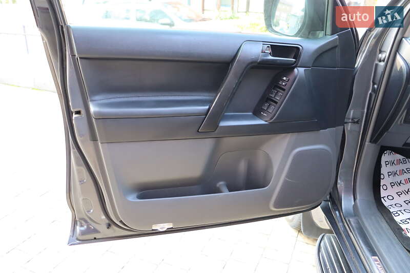Внедорожник / Кроссовер Toyota Land Cruiser Prado 2013 в Львове